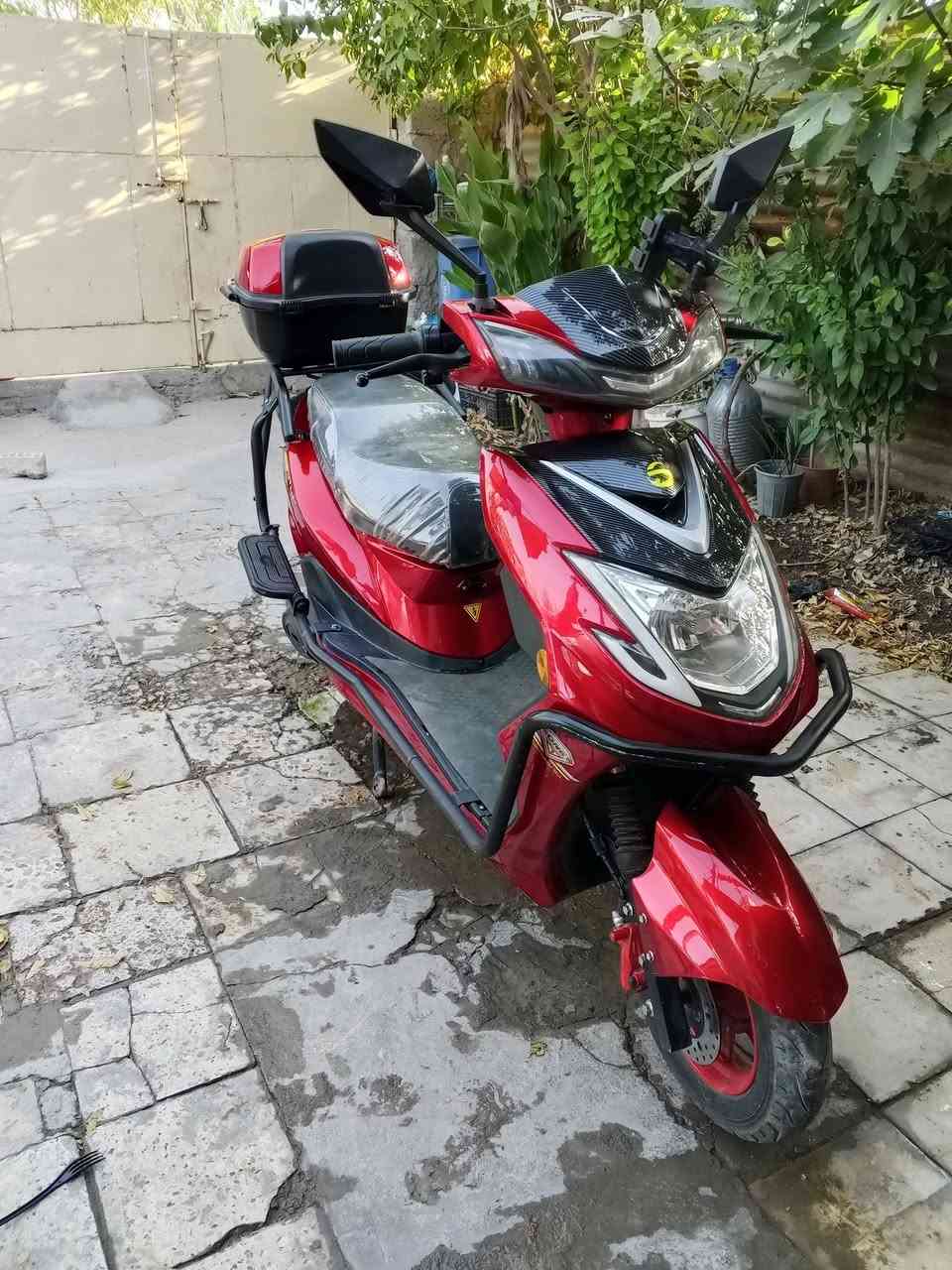 سكنس شحن النظافه مثل ما وضح بصوره  للبيع ملف 1000 6باتري الشحنه تمشيك اكثر من 50كيلو السرعه 90  بالحمل الحقيقي السرعه 70 السعر 700 مكاني الدوره ***********
