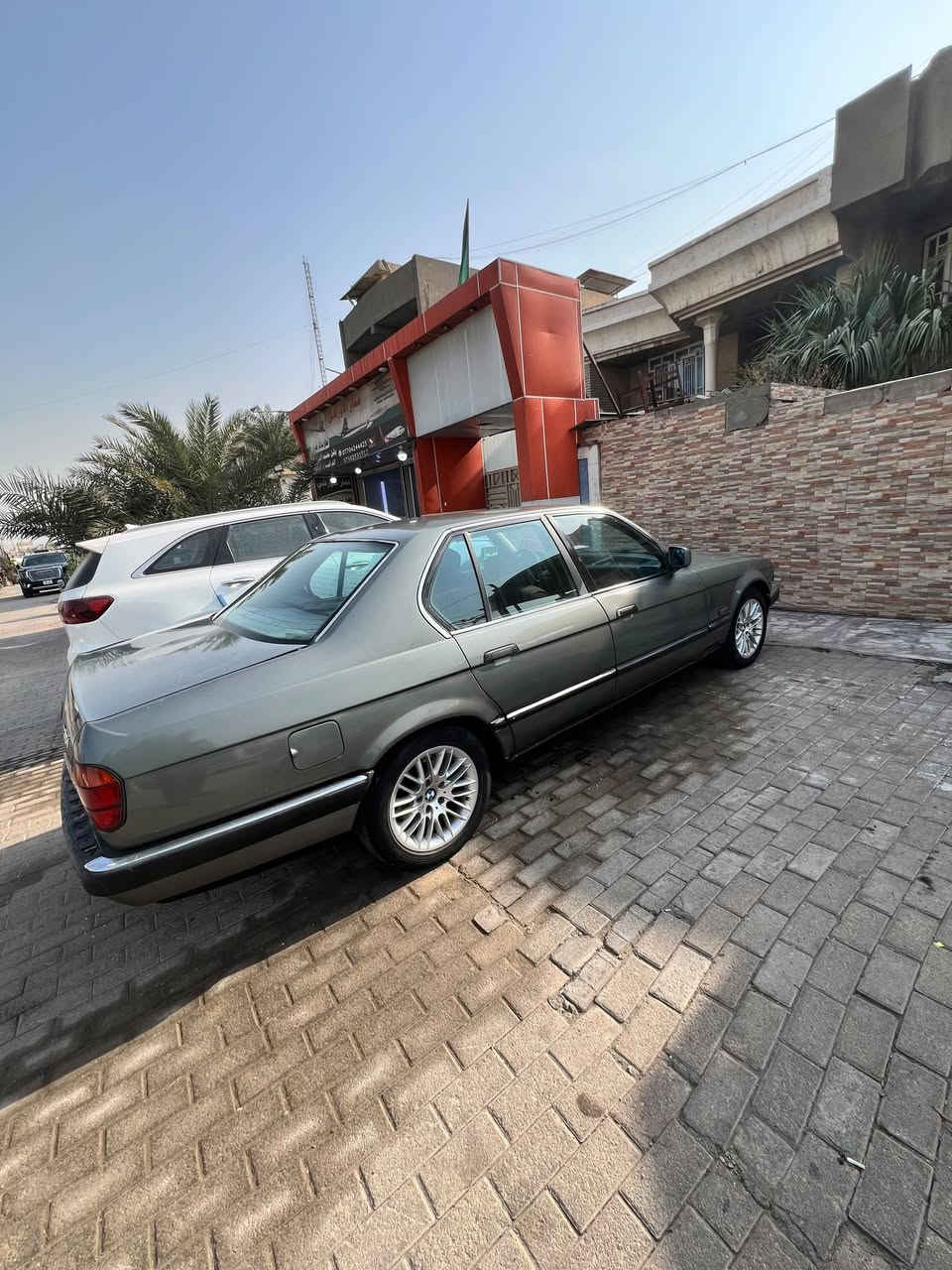 بي ام 735 • موديل ٩٠ • محرك ٦