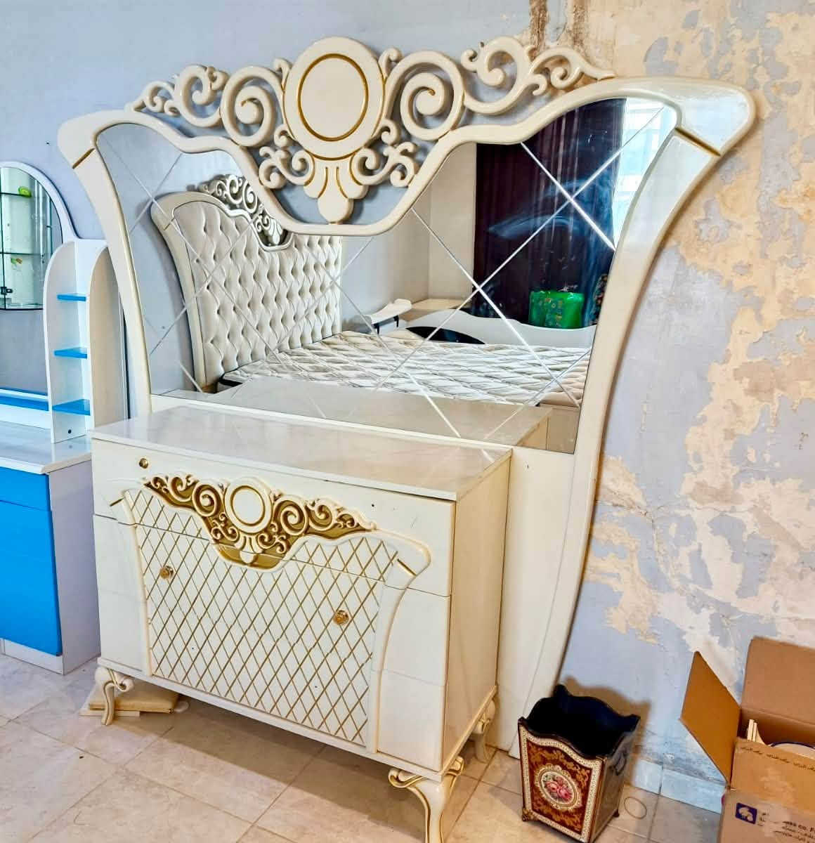 الاستفسار يرجى مراسلتنا واتساب فقط ✅✅***********
غرفة نوم 9 قطع ملكي 👑👑سعر الشراء 28 ورقه 
سعر البيع 550 دولار فقط مع نقل وشد مجاني  
عنوان أربيل 📍📍قرب كورنيش فرمان بران 

ةةة
Woiikhhoolrklnnasdtknbbefbbtssoofhggmrr
