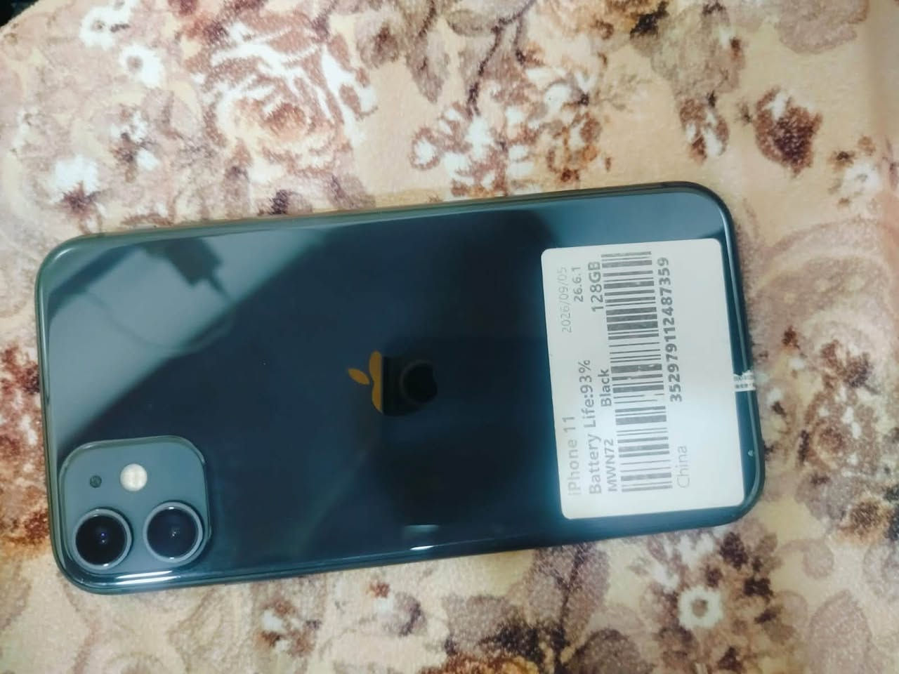 آيفون 11 • ١٢٨ • بطارية ٩٣%