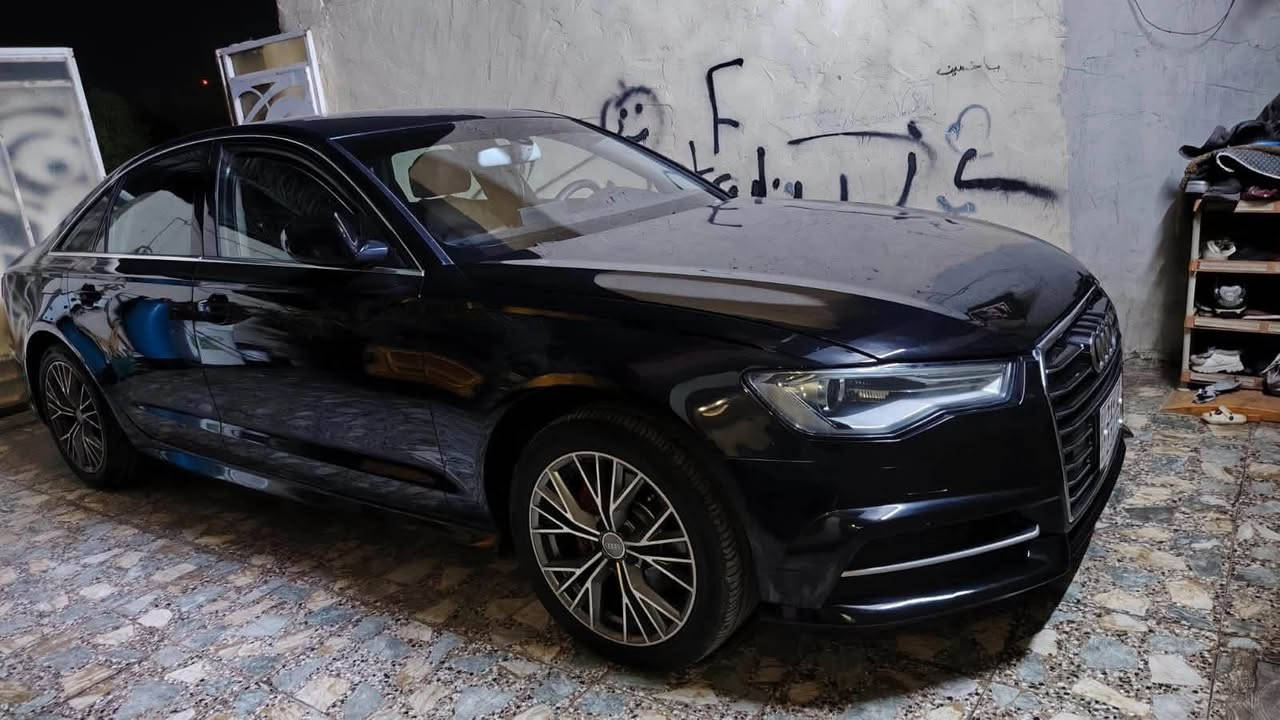 السلام عليكم � للبيع | Audi A6

أودي A6 –
الموديل 2017 
🖤 اللون: أسود
🤎 الداخلية: جلد بني
❌ بدون فتحة سقف

مكينه 2000 تيربو 

⭐ المواصفات والتجهيزات:

* 📱 شاشة MMI
* 🍎 Apple CarPlay
* 🤖 Android Auto
* 🎵 تشغيل موسيقى ووسائط
* 🎛️ تحكم كامل من أزرار الـMMI
* 🎚️ Audi Drive Select — Comfort / Auto / Dynamic / Individual
* 🎮 تحكم بالمقود
* ❄️ تكييف أوتوماتيك ثنائي المناطق
* 🔘 تشغيل السيارة بزر Start/Stop
* 💺 مقاعد جلد
* 💡 إنارة أمامية LED
* 🛞 جنوط ألمنيوم أصلية/رياضية
* 🅿️ حساسات اصطفاف
* 🔊 نظام صوت أودي
* 🚪 تحكم مركزي وأبواب كهربائية
* 🖥️ شاشة معلومات بين العدادات
* ⚙️ ناقل حركة أوتوماتيك
* 🛡️ أنظمة أمان أودي
* ✨ داخلية مرتبة وفخمة
* ✨ خارجية نظيفة ولامعة

السيارة فخمة، مريحة، مواصفاتها حلوة ومناسبة 
السعر ب 130 فقط وبيها مجال بسيط 
مستعجل على بيعهه مكاني بغداد المدائن 
للاستفسار ***********
