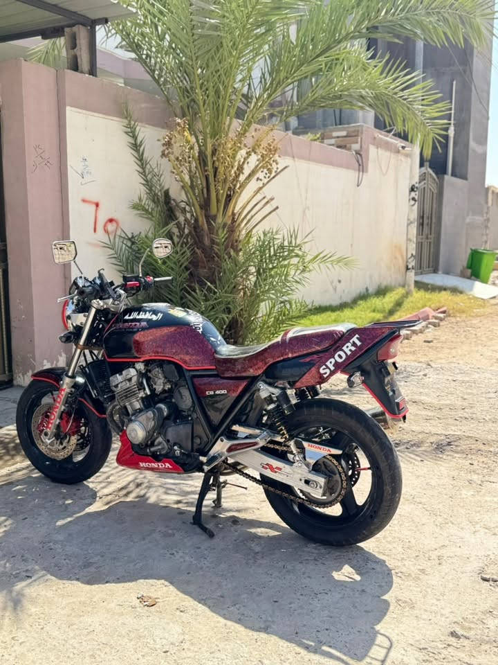 السلام عليكم
سي بي فور 400 لون اسود
جيل اول 16 ولف 
نضافة مثل ماموضحه بلصور وبلواقع بعد احلى 
الدراجة تخبل ترايك منا للبصره
عليها ادامة دسكات امامي خلفي باتري مي واديتر زيتي باتري جديد 
الدراجة مسجلة وكاملة بيها سنوية 
السعر :17$ 
سي بي 750 cc لون ابيض 
الدراجة مثل ماموضحه بلصور بيها خلل بل كهربائيات ومتروكه تجي تشغل واطلع بيها وين ميعجبك 
السعر:مليون و400 وبيها مجال
هاتف:*********** مكاني رمادي بيع فقط الموشراي ليتعبني ويجي يدور سوالف
