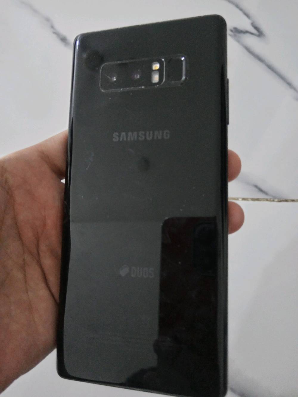 سلام عليكم Samsung Note 8 الجهاز شغال من كلشي مخابرة واتصال وسماعات وانترنيت ذاكرة 128 الجهاز يخبل بس نقصها شاشة فقط ابيع فحم