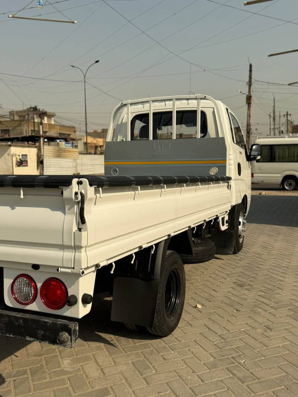 السلام عليكم
كيا فحل 2017
مكنية 4000
رقم بغداد أنكليزي مشروع وطني 
سنوية للـ31
مكفولة مكينة كير اكسل شاصي 
ملاحظة القواطي مال شاصي شرط مكفولات 
تخم تاير جديد
مكفولة ظربة طخة صبغ تبديل 
بدي جديد مغلف وكامل 
سيارة جديدة وجاهزة من أي نقص 
السعر ب 135
رقمي ***********
مكاني بغداد البلديات
