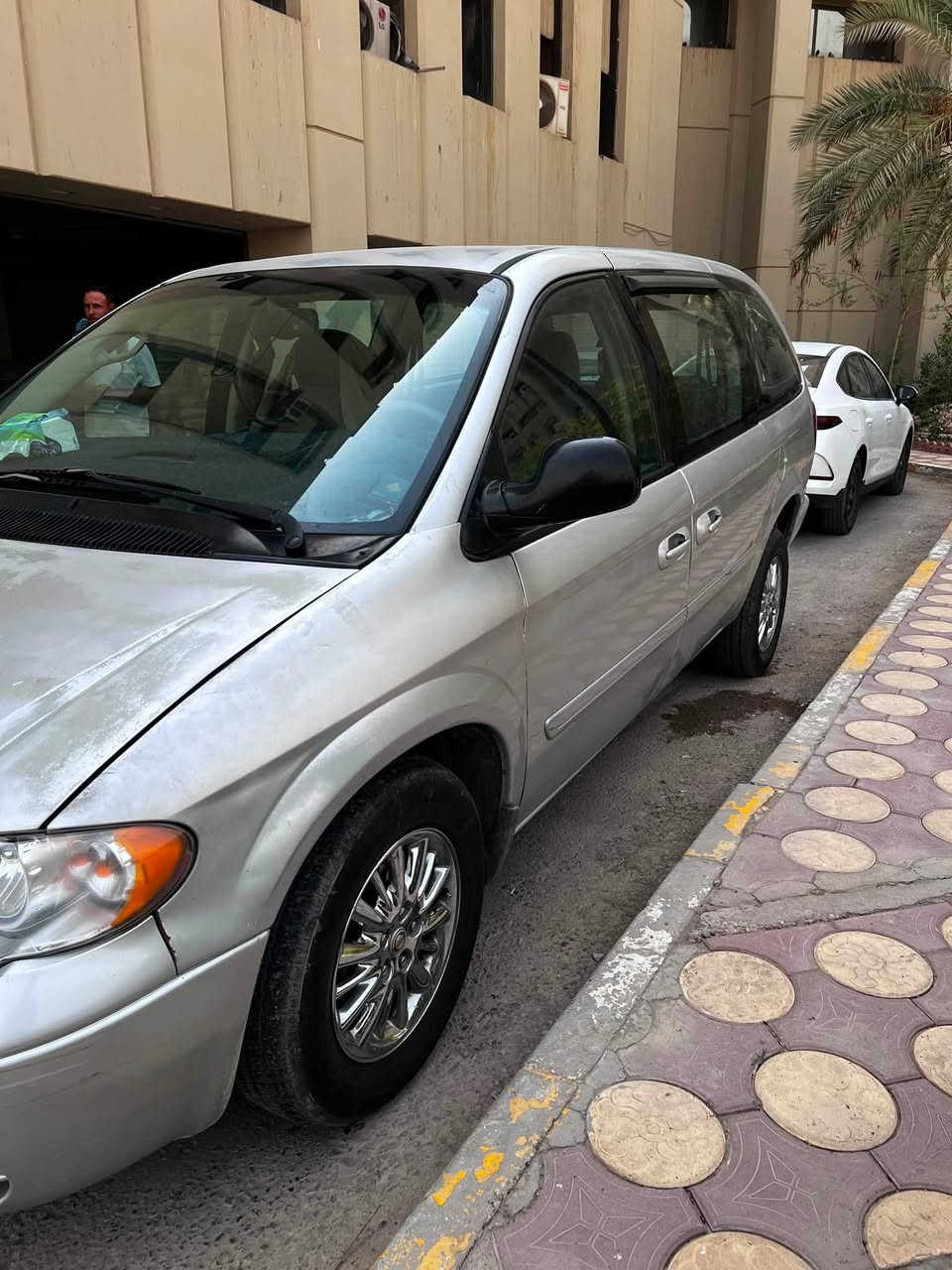 سلام عليكم
تاون كانتري 2007 شاصي طويل XL
تبريد ثلج 3 قطع مركزي 
كشنات بلع سياحي 
ابواب ميكانيكي 
كهربائيات وصدر امامي خلفي جديد
شاشه ودمام كامل وكامره 
سياره كامله مكمله حلوه وبالعافيه للي تصير من نصيبه 
سعر 78 ورقه وبيها مجال شي بسيط
رقم انبار وباسمي شرط التحويل / مشروع وطني تحويل في بغداد 
نضافتها بالصور بلا حادث فقط جراد 3 قطع 
 
المكان / الكاظميه شارع النواب 
رقم / ***********. واتساب
