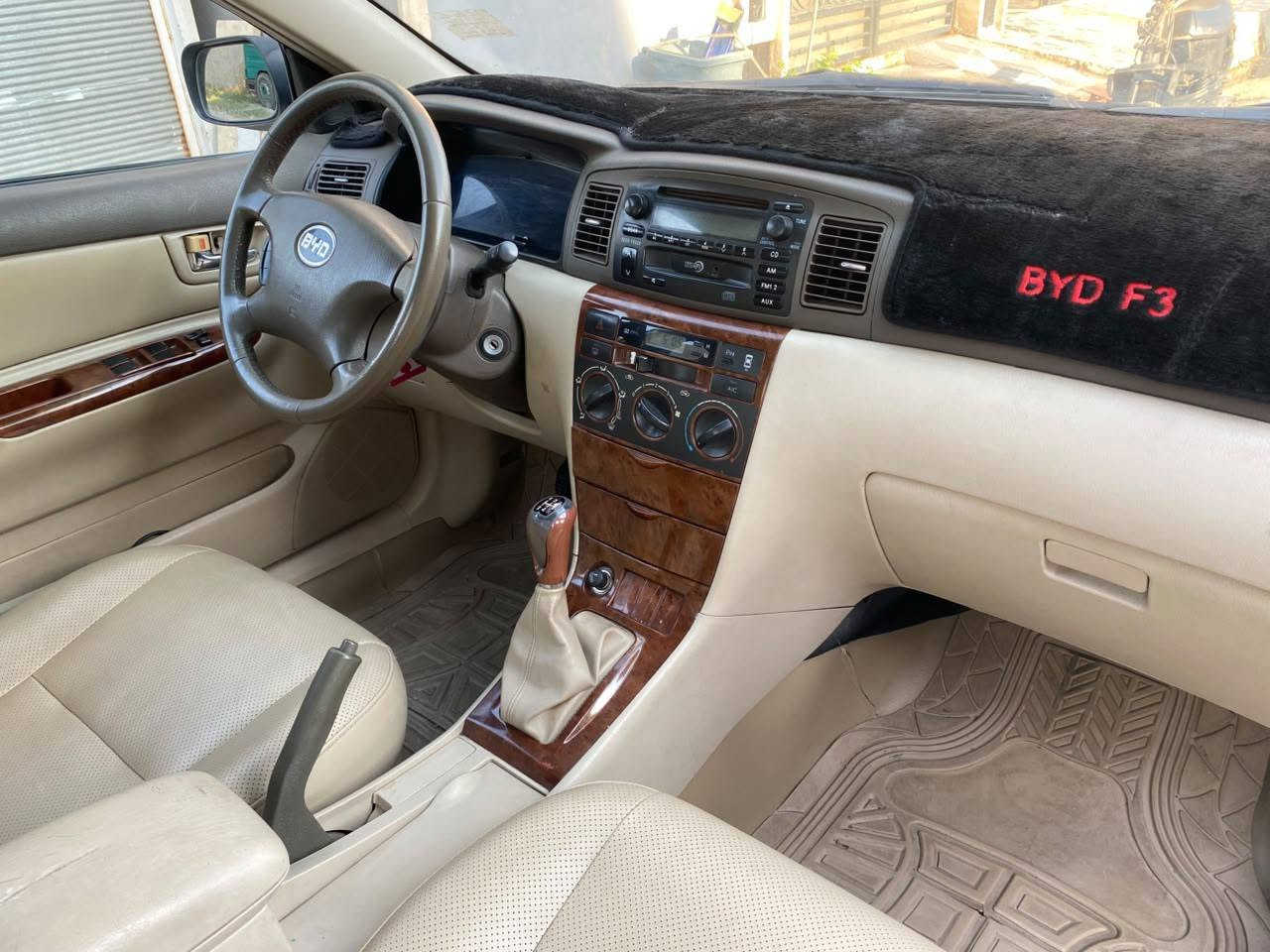 #للبيع
سياره BYD F3 رصاصي 

سياره نضيفه رقم نينوى جديد 

كير عادي فول فتحه سقف 

بدون صبغ بدون حادث 

بيها كوبون بانزين

المكينة بيها رخاوه 

السعر ٦٥ورقه وبيها مجال للشراي 

العنوان الموصل الجانب الأيسر 

الرقم ***********
