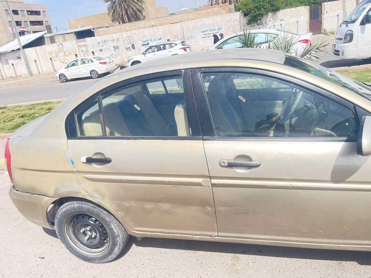 اكسنت ٢٠٠٧ للبيع محرك جديد  كفاله هزه رقم انكليزي منظومه تبريد جديده السياره بيها ضربات وكشرها جارد 
بسمي رقم بغداد. رايدها. ٦٥ 
***********
