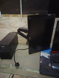٤ شاشات • ٢٧ بوصة ١٦٥ هرتز • حامل شاشتين