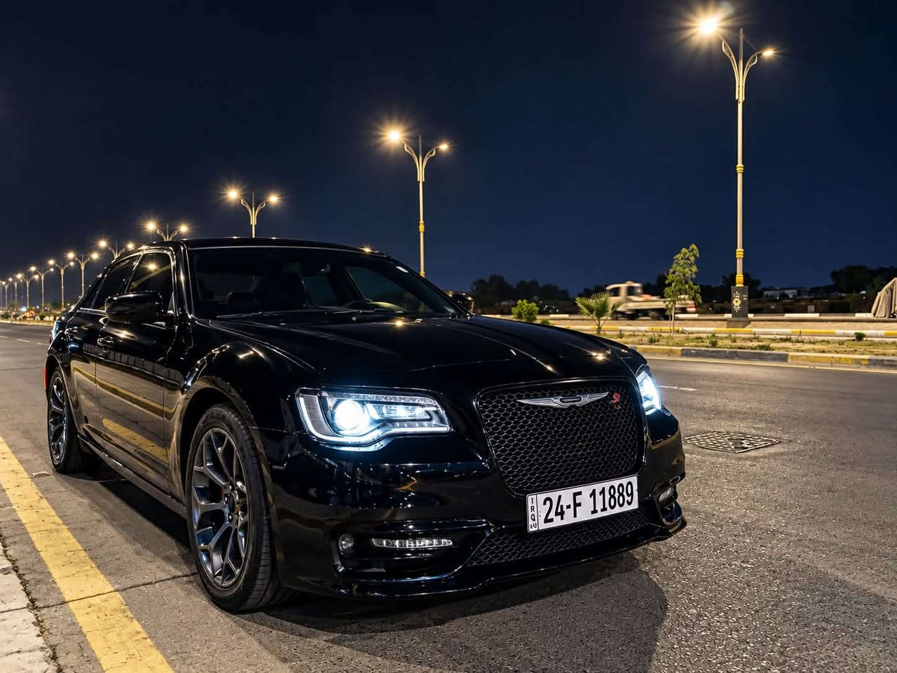 للبيع كرايسلر اوباما 300S موديل 2017
وارد كندي فئة S 
سيارة نظيفة جداً وبحالة ممتازة
* ماشية 90 ألف ميل
* وارد كندي
* داخلة كلين هنا يمنه صار بيه حادث جنطه وجاملخ خلفي  تبدلت الجنطة ونصبغ الجاملغ وصورة الحادث الصار عندي 
* دواخل وكشنات جلد أسود جديدة وبوضع الشركة
* القمارة روز كلش حلوه 
* السيارة شكلها وهيبتها مميزة جداً
* مكينة وكير بحالة ممتازة حسب الفحص
حدادية السيارة ١٠٠٪؜ مو اقل وتخم تايرات جديد ترايه يخبل ومابيه لا خرخشات ولا اصوات سيارة صافية جداً وناعمة كلش وبالتراي كلشي يبين مابيه ولانقص وسوناره بالمنشور
رقم دهوك باسمنه وهزته جديده 
المكان: كربلاء 
للتواصل: ***********
*********** واتساب
