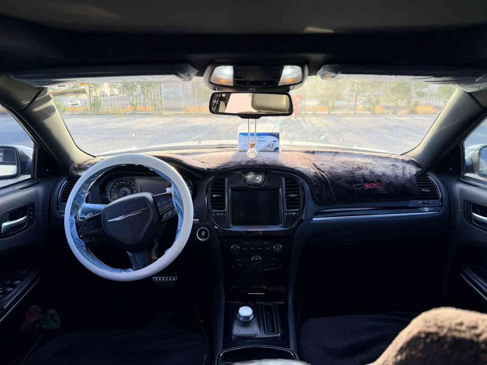 كرايسلر 300S • ٢٠٢٢ • ٦١ الف مايل