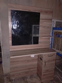 ميز تواليت • للبيع • واتساب