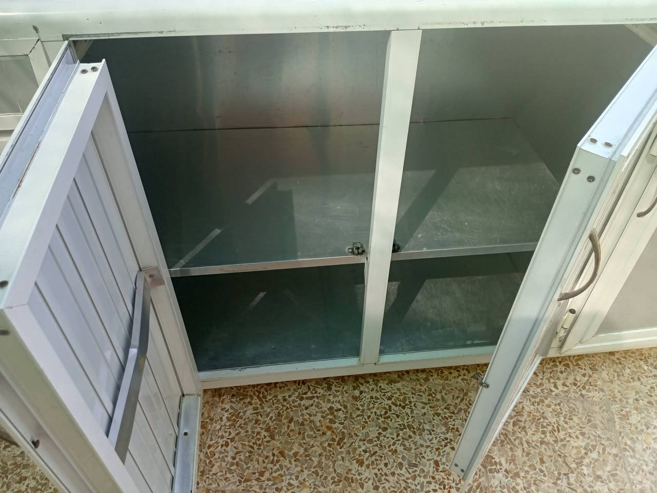 للبيع نضافه فول السعر 150 نوعيه ثقيله حديد مو المنيو التواصل على رقم ***********

