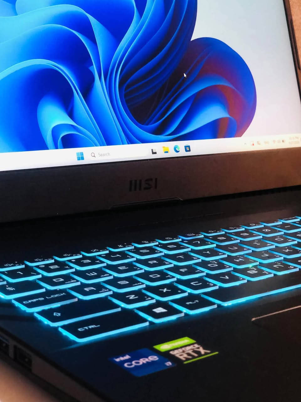 اسلام عليكم
لابتوب msi GL66♦️
🔺i7 11800H
🔻16 3200
🔺ssd 512
🔻Rtx 3060 6g
🔺144hz
🔹الابتوب نضيفه ومكفوله من الشخوط والكسور 
🔹حراره الكرت جداً طبيعيه 
🔹سعره مليون و٧٥ الف وبي مجال قليل 
🔹مكاني الموصل 
🔹ضمان ٣ ايام (فقط ب موصل)
🔹موجود توصيل 

🔻تواصل🔺
 خاص 📩
واتس ***********✉️

نص مكتوب في الصور:
- FurMark (64-bit) 2.10.2.0 Test: FurMark (GL) 82 FPS min:65, max:85, avg:80 Time : 00:10:05 Frames : 48454 Frame time : 12.248 ms Resolution : 1920 x 1080 AA : Off NVIDIA GeForce RTX 3060 Laptop GPU/PCIe/SSE2 OpenGL 3.2.0 NVIDIA 546.33 Demo options GPU monitoring GPU graphs NVIDIA GeForce RTX 3060 Laptop GPU PCI IDs DEV:10DE-2520 SUB:1462-12EA REV:A1 GPU temp 75°C GPU hotspot 79°C GPU usage 99% VRAM 5% (315 MB) Clocks core:1186MHz - mem:1500MHz (12.0Gbps) power 85W - PPW:0.967 Intel(R) UHD Graphics PCI IDs DEV:8086-9A60 SUB:1462-12EA REV: 1 monitoring not supported GPU 0 temp: 75.0 °C hotspot: 79.3 °C usage: 99.0 %