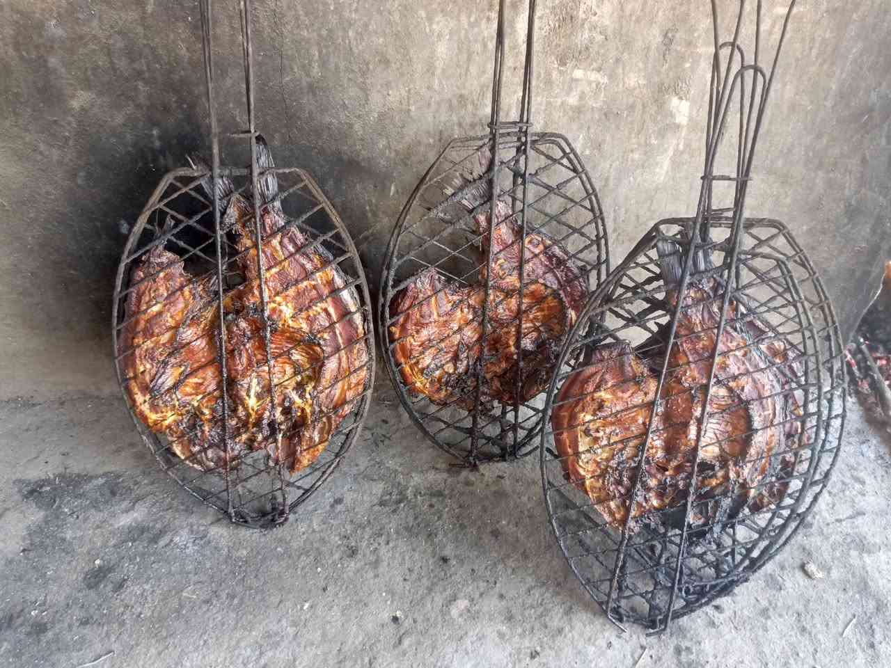 مطعم ومشويات الجواد يقدم لكم اطيب مشويات وسمك ودجاج شوي بالتنور الطين يوجد لدينا مندي دجاج اطيب طعم للتواصل اتصال على الارقام التاليه ***********
