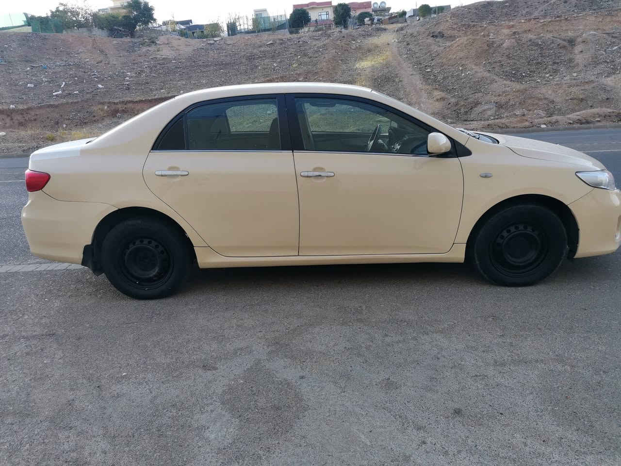 بەناوی خوای بەخشندەو میهرەبان کرۆلا مۆدیل2012  بیلاد تەکسی  بێ بۆیاخ بەس  وردەیک  ساردی هەیە   پیشو دوای کەپسە  گیر عادی  سەنەوی  بەسەر چوە   لۆگۆی بۆ نەکراوە  گیڕو مەکینەو  تەبرید بەشەرت  مشتەریت تیل بکە نرخی 117گەلا   بەس فرۆشتن  شوین سلیمانی ***********
