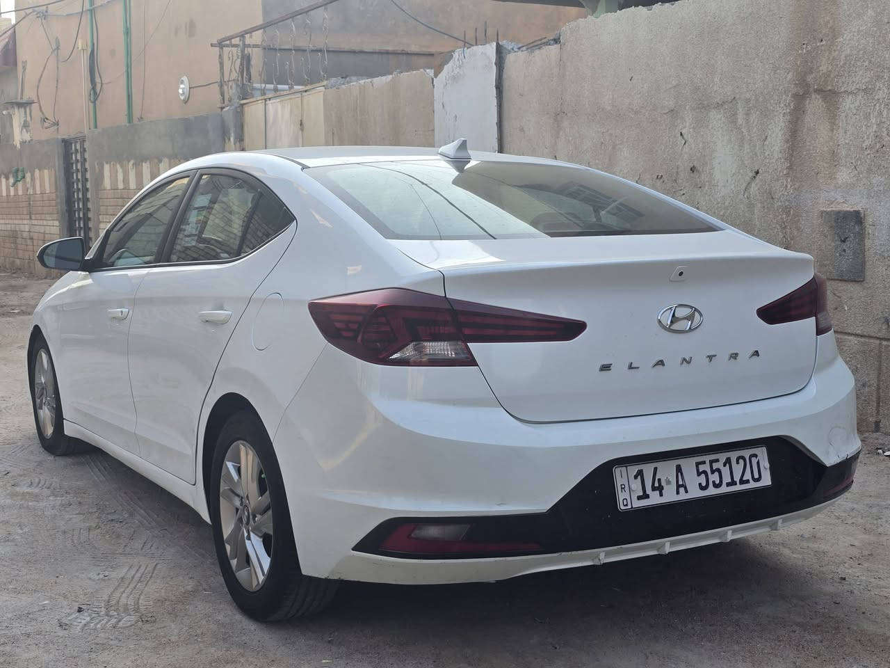 النترا 2019 امريكي  بصره حره
مكينه 2000 دووش
ماشيه 136 الف
السعر 117$
السياره كفاله ضربا وتبديل وصبغ
بيها قطع كلير من امريكا بدون صبغ وبدون معجون
السياره جاهزه وجديده
مكاني بصره ابو الجوزي
للاستفسار ***********
