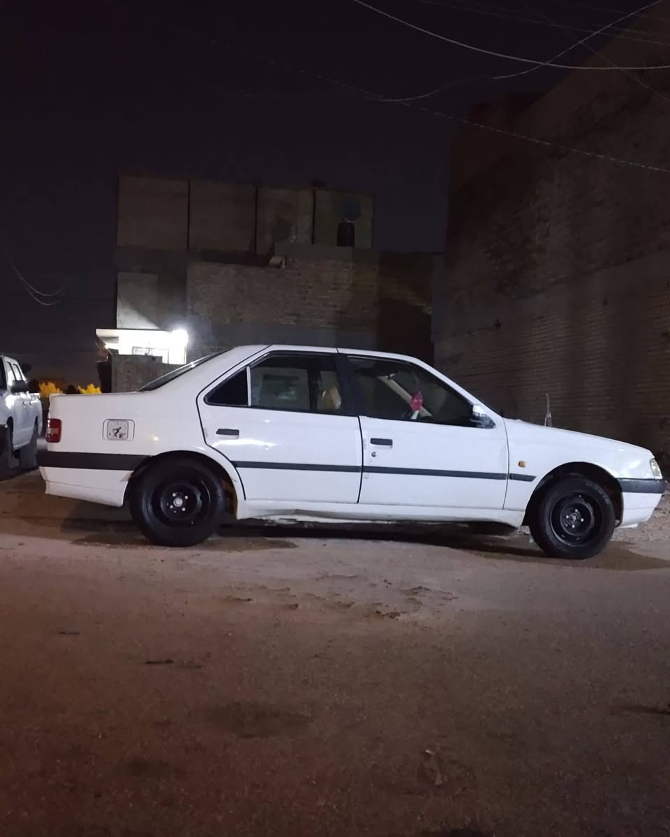 السلام عليكم بيجو 405  موديل 9 رقم دولي  كربلاء سنوية لل31 دشبول محدث 15 والبجم  دوشمة درجه اولى ارضية جلد  شاشة كبيره التنته مخلفه مع الكشنات  عينه وصينية قبل يومينه نبدلهم درجه اولى مكينه وكير نضيفات  تخم تاير   التبريد مايشتغل منظومته كامله والغاز موجود  المالك في النجف يريد مداور لايت زنون  السيارة موجوده بلديوانية  السعر 32 وبيه مجال واتساب او خاص ***********
