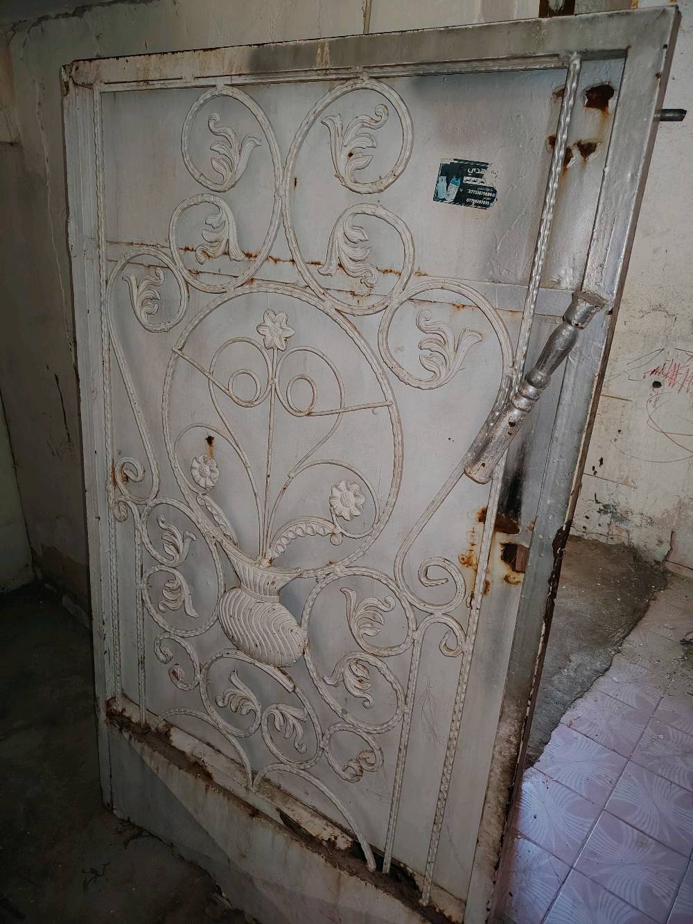 باب حديد عرض متر للبيع . بغداد / الغزالية . 
***********