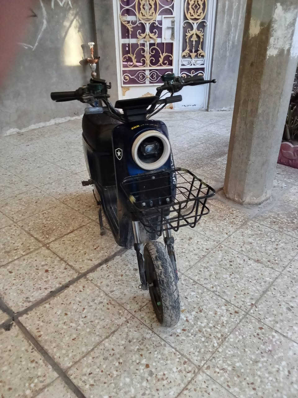 R9 • دراجة شحن • بطاريات جديدة
