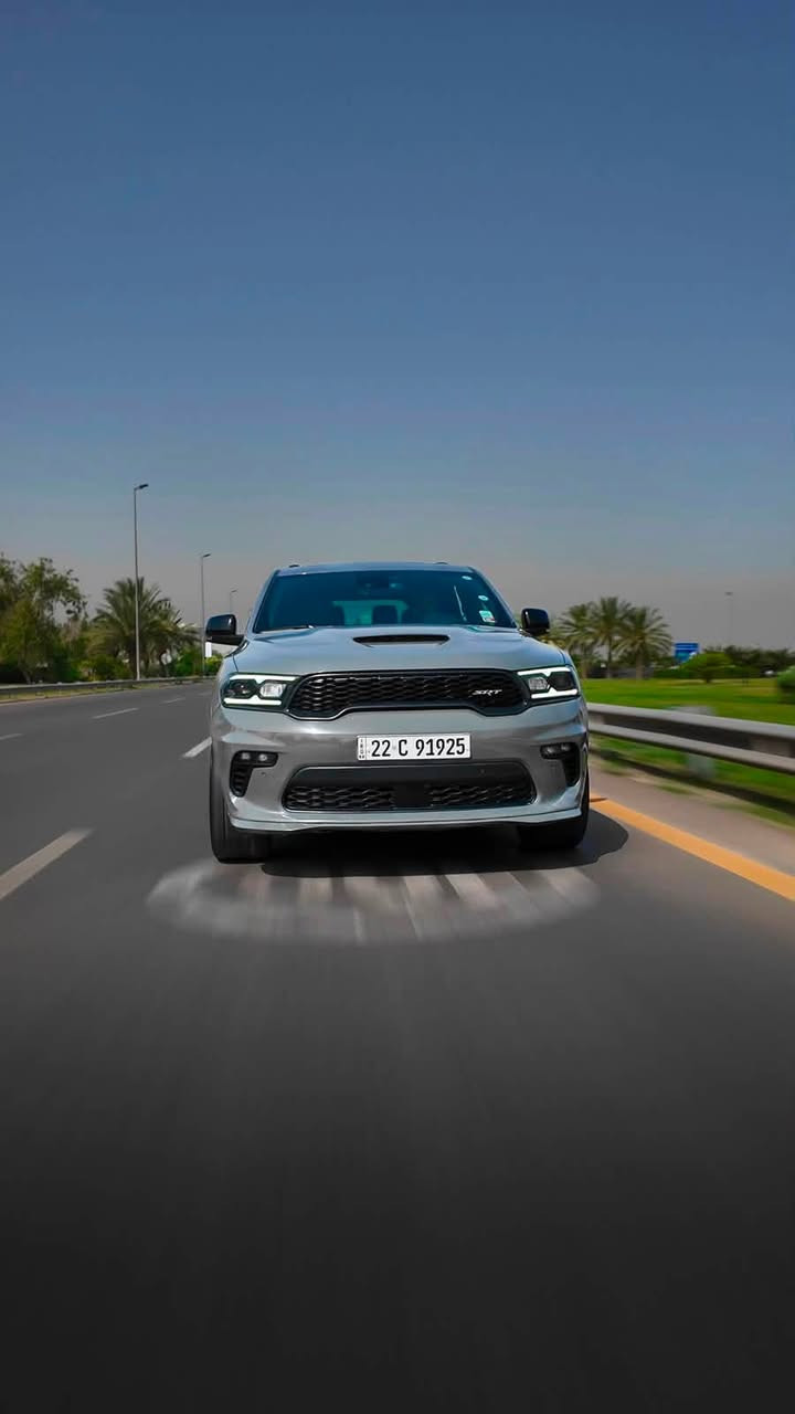 Dodge Durango R/T Plus TOW N’ GO 

فول مواصفات ( فئة خاصة بنسخة ال RT 
الموديل :2023

المحرك : 5700 هيمي 

المسافة المقطوعة :45كيلوفقط 

وارد امريكي كلين تايتل ( جاملغ بارد وموجود السائق )  

المواصفات : 

فتحة سقف ( سلايد ) 

سقف شاموا 

داخل السيارة  كاربون فايبر ( forged carbon ) 

رادار امامي مانع تصادم 

رادار خلفي مانع تصادم 

رادار تحديد المسار + كروز كونترول متكيف مع الشارع 

نقطة عمياء 

بهذه الفئة الراديتر يكون حجمه اكبر من نسخة ال RT العادية يتحمل حرارة و ضغط اكثر 

الدبلات : SRR

ويل 20 + بريكات بريمبو نفس ال SRT 

فتحات البنيد SRt

حساسات امامية + خلفية 

صندوق كهربائي 

مقاعد جلد + كنتارا + تدفئة + تبريد + خزن 

مقاعد خلفية VIP 

نظام الصوت harmon/kardon

تحكم وضعيات القيادة eco + sport + track + Tow + snow 

ستيرن هيتر + شفتات ستيرن 

شحن وايرليس 

وايرليس كار پلي + اندرويد
 
رقم السيارة : اربيل بسمي تحويل مباشر
الرقم الهاتف *********** المكان شهداء البياع و 
السعر 390 بيها مجال بسيط خواتها. معروفه بيش

