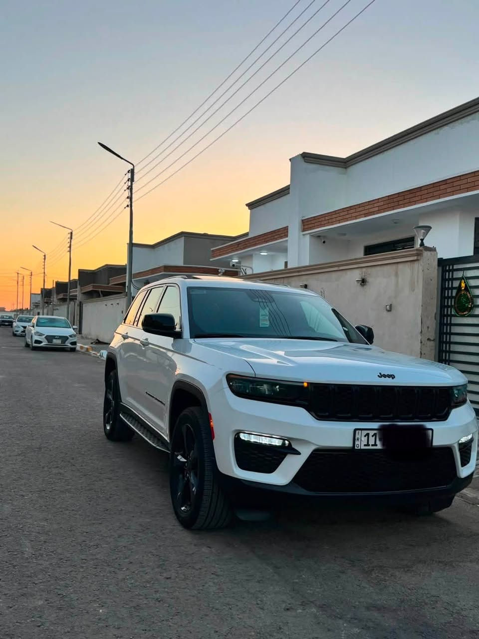 قبل كل شي اذكرلكم السعر علمود بس الشراي يخابرني ٣٩٥ مجال جدا بسيط 
جيب خلييجي خمسة راكب  2024 وكالة هارلم ( زيروووو )
كفالة عامة من جميع النواحي لا رصعة لاشخط لا بارد لا صبغ على وضع الوكالة 
ماشي فقط 8 الف كيلو يعني ٥ ميل 
رقم بغداد مداور ثاني يوم 
للبيع فقط بدون مراوس 
للتواصل اكثر ***********

