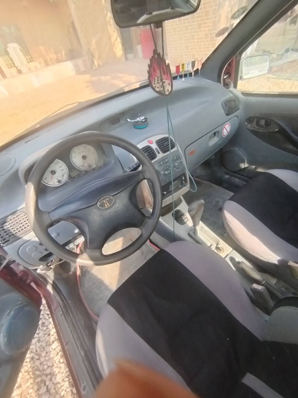 سلام عليكم سياره تاته هندي البيع سعر 25 ورقه رقم صاحب سيارة ***********
