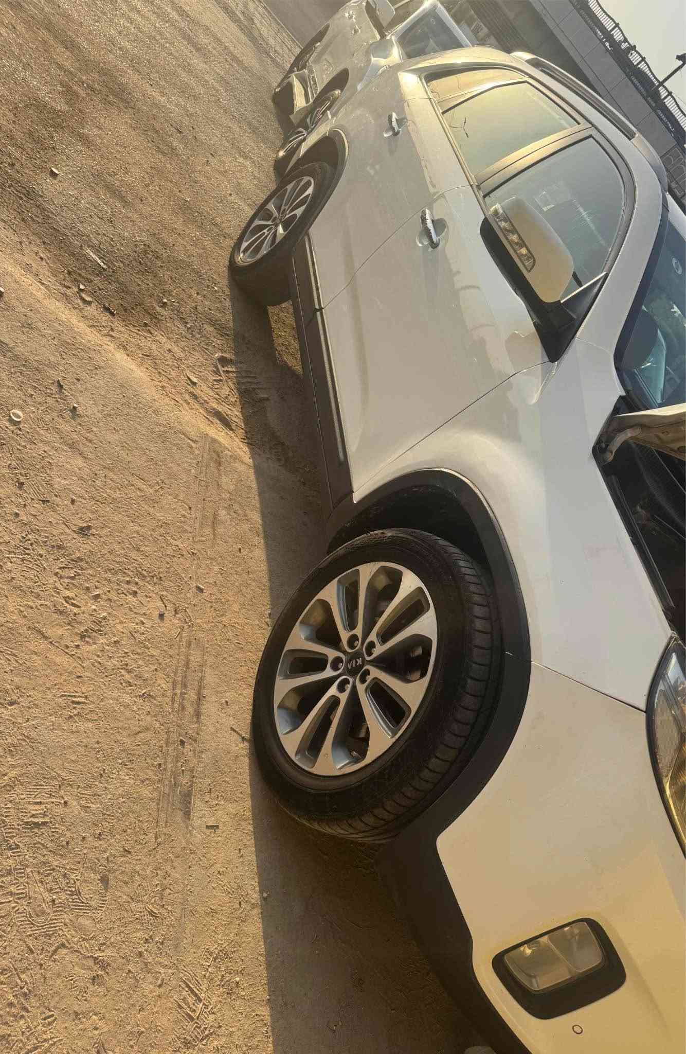 🚙 كيا سورينتو خليجي – فول مواصفات

✨ 6 سلندر – مكينة وگير
✨ خليجي فول عدة
✨ فتحة بانوراما
✨ بصمة
✨ شاشة
✨ كشنات كهرباء
✨ تبريد 3 قطع
✨ عدد الركاب 7
✨ صدر + تخم + تايرات
✨ داخلية جديدة ومرتبة
✨ سيارة نظيفة وجاهزة

💰 السعر: 155 
🔄 بيها مجال ومراوس حسب الاتفاق
🚗 مقابل تويوتا

📍 بغداد
📞 رقم بغداد دولي بغداد, العراق
