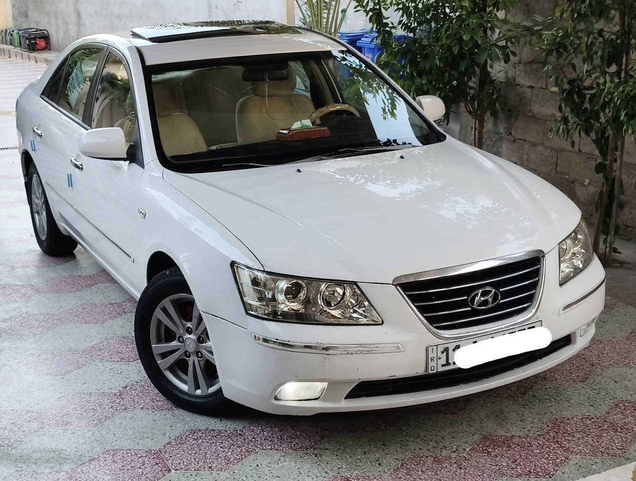سلام عليكم للبيع سوناتا موديل 2010 خليجي محرك 2400 رقم بغداد إنكليزي  بسمي سنويه مجدده هزه جديده  محرك  2400  دوش ✈️ مكينه حاويه لا صرف ولا بخار شرط  صدر امامي خلفي كله جديد تخم تاير جديد 5 ويل كب  حجم  16 
السياره فول موصفات 
فتحه بل سقف
دشبول صاج 
دوشمه جديده 
تبريد ثلج 
لايت زنون
ماشيه أقل  km 120 
السياره بيه قطعه وحده صبغ بدون دواخل شرط والسونار بل منشور سياره جديده ومال جناي 
السعر (125)&  وبيهة مجال اليعجبه السعر يتصل وبي خير ويدلل 
الاستفسار اتصل 🗣📲📞
‏‪***********‬‏
‏‪***********‬‏
