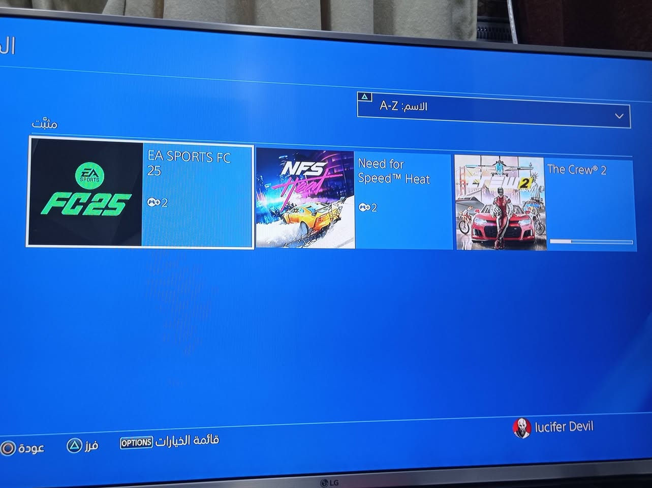 السلام عليكم 
بلي فور برو 1 تيرا 

نضيف جداً 
مع يوبي اس ويدات عدد2 شغالات 100٪ 
وقرص والعاب هواي موجودات بالصور كامل من كل النواحي
السعر 300 الف . التواصل على الرقم *********** والرقم بي واتساب
