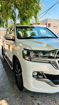 لاندكروزر GXR • ٢٠١٩ • ممشى ٩٥٠٠٠ كم