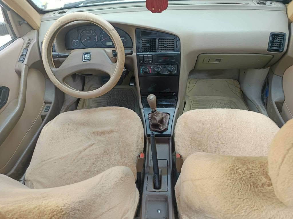 بیجۆ 405       2009  گراین شەفتمرغوب
***********
 ناوزەرد  جام کارەبا 
گێرو مەکینەو تبریت بە شەرت 
چوار بستۆن
دەعم و لێ دراوی نیە دو پەڵەی بجوک بۆیاخی هەیە 
سەیارەی دەستی خۆمانە زۆر دەمێکە لامانە 
بەناوی خۆمەوەیە  
کارتی بەنزینی کرکوکی هەیه 
تحویل و غرامەی بەشەرت 

42$ کەمیک مجال 
کرکوک
*********** السليمانية, العراق
