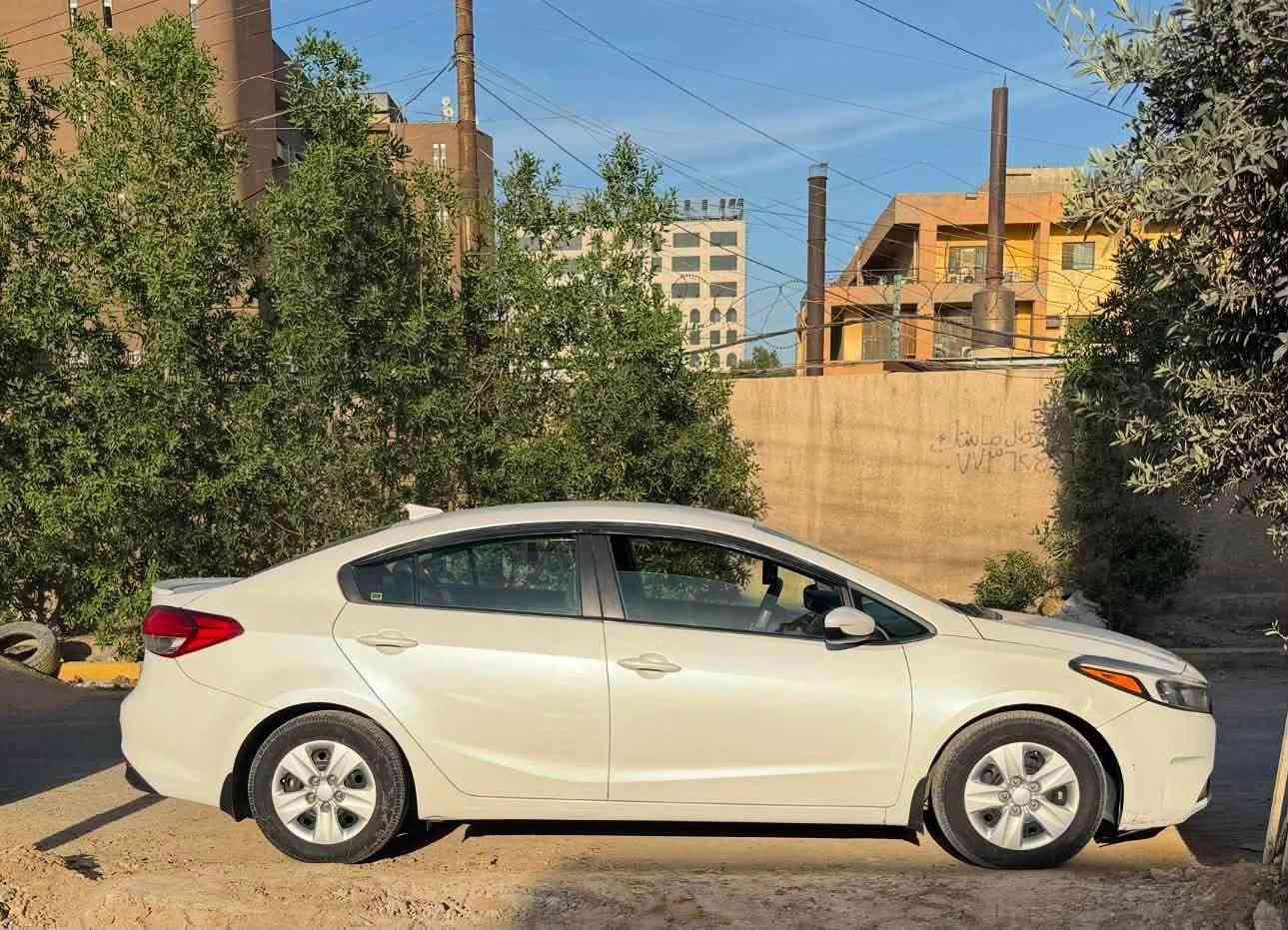 السلام عليكم

اعادة نشر بسبب الوعود الكاذبة

للبيع كيا فورتي 2018 ابيض حادثه موضح بالصور تبديل قبغ جنطة بلادي السيارة بدون قطرة صبغ بدون ايرباك، 3 وضعيات قيادة شاشة جبيرة كار بلي، مدوشم كشنات جلد وارضية جلد، تبريد ثلج، ماشية 76 الف السيارة نظيفة جداً بيه فقط رواجز مقفلة سنوية لل 2029 بإسمي رقم بغداد إنكليزي 

اخوان كلشي مذكور بالمنشور والصور موجودة

السعر 114 ورقة مكاني بغداد حي الجامعة او حي الزهور

للاتصال *********** - ***********
