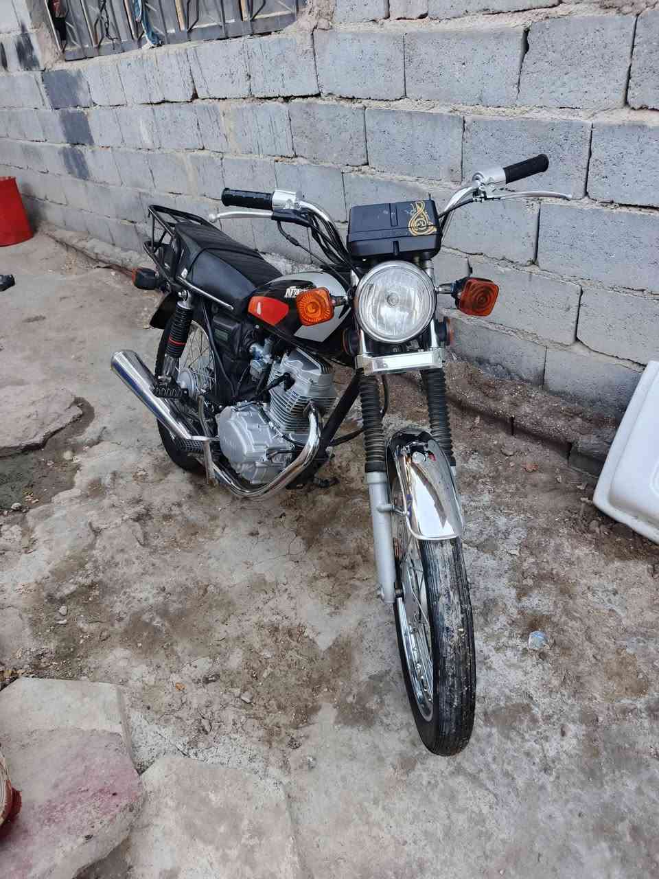 السلام عليكم دراجه نامه للبيع ب 650 وبيها مجال موديل 25
***********
