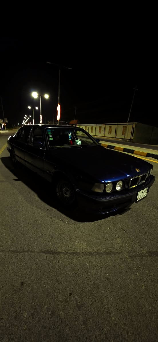 بي ام 730
بي ام 730
 اصل V8 
موديل 1993
كير ومحرك كفاله سياره فول فتحه كشانه دبل كهرباء 
تخم تاير صدر جديد رقم انبار تحول ثاني يوم 
سياره بدون ضربه صبق جماليه لون مميز 
بيه نواقص بصيطه لدعدات مال لسرعه واكفه 
وتبريد عاطل بس ذني بيهن نواقص ولباقي جاهز 
العنوان فلوجه شارع العام ***********
السعر 48 وبيه مجال
