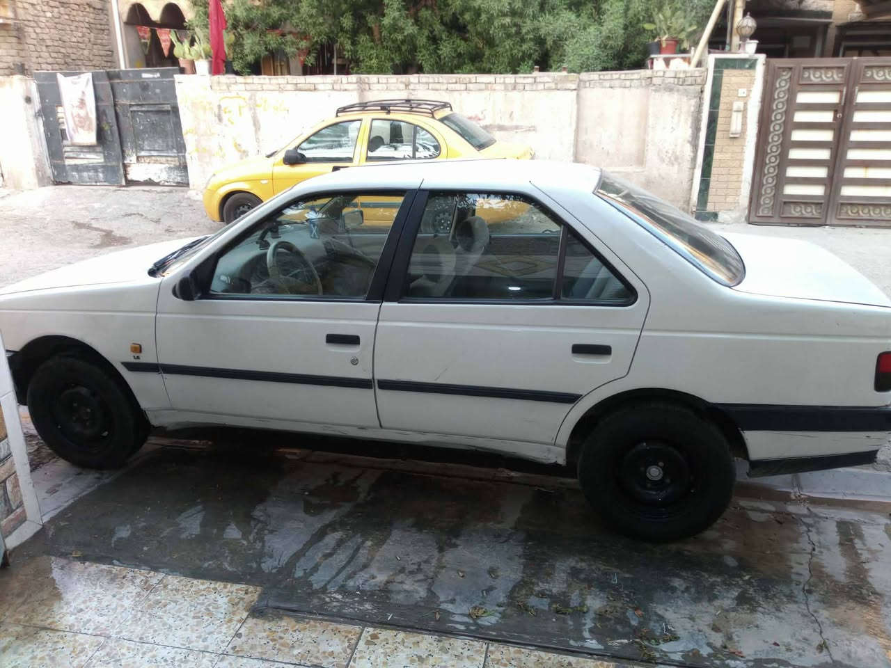 السلام عليكم بيجو جيل اكس 2010بلاديه لا ضربه ولا صبغ كير مكينه فرنسي سياره مامتعوبه ماشيه 163 رقم نكليزي مصفره سياره معليه ربع شراي يخابر مكاني بغداد الامين الثانيه شرط تحويل 39بيه مجال شي قليل كلش 
***********
