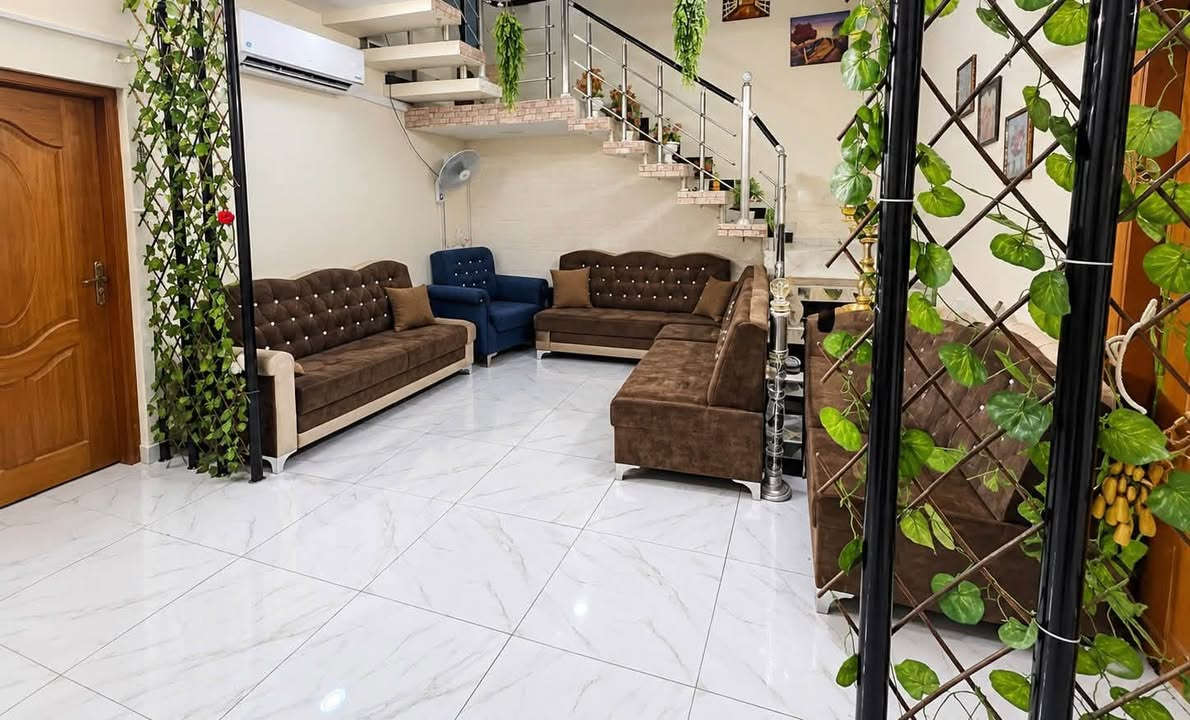 السلام عليكم بيت مساحه 200متر حي البساتين
***********
