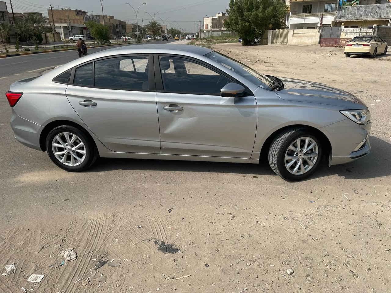 MG 5 موديل 2024
ماشية 56 الف 
بعدها بضمان الشركة 200 الف كيلو او 6 سنوات 

سيارة نظيفة كلش مناقصها شي ماعده هاي الطخة الي بالباب مال سايق كلش بسيطة تتعدل بالسلكون او تنفتح البطانة وتندفع 
السيارة سعرها 96 ورقة وبيها مجال 
للاتصال ***********
