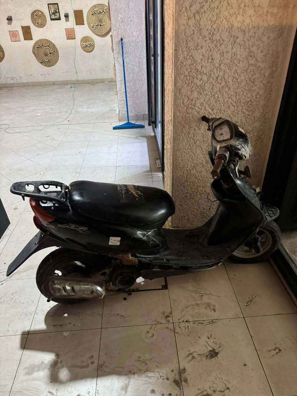 عصفورية  60
عنوانهه بغداد بلديات السعر 125 الف وبيهه مجال 

باتري نقص وترتيبات تشتغل وتمشي  ***********
