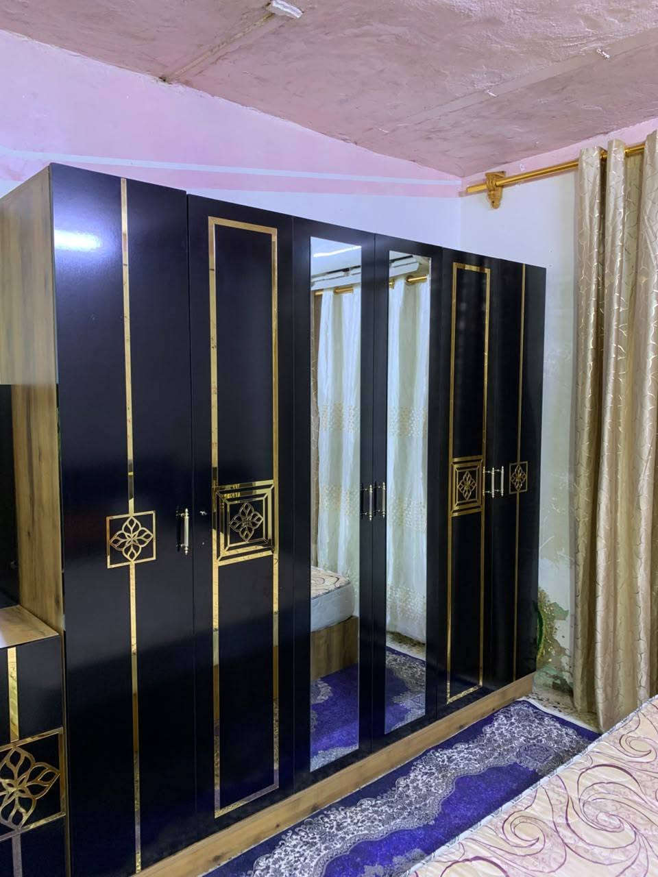 سلام عليكم غرفه تركيه لبيع نضيفه بكانه بغداد نهروان سعر400وبيه مجال بصيط واتساب ***********
