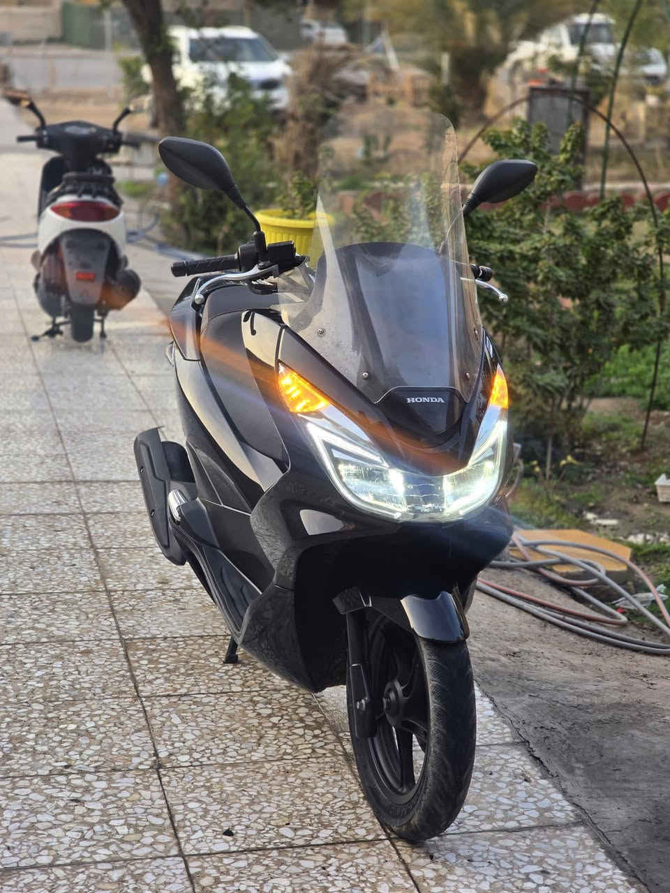 السلام عليكم دراجة pcx جيل ثاني 150 Jf ياباني للبيع الدراجة كفاله عامة مال بيت كفراتها كبس نازله رمبه شهر 2 بهاي السنه بانزين محسن ودهن موتل كله اصلي ماشيه 17 الف تفاصيل اكثر 
الاتصال او واتساب 
***********
