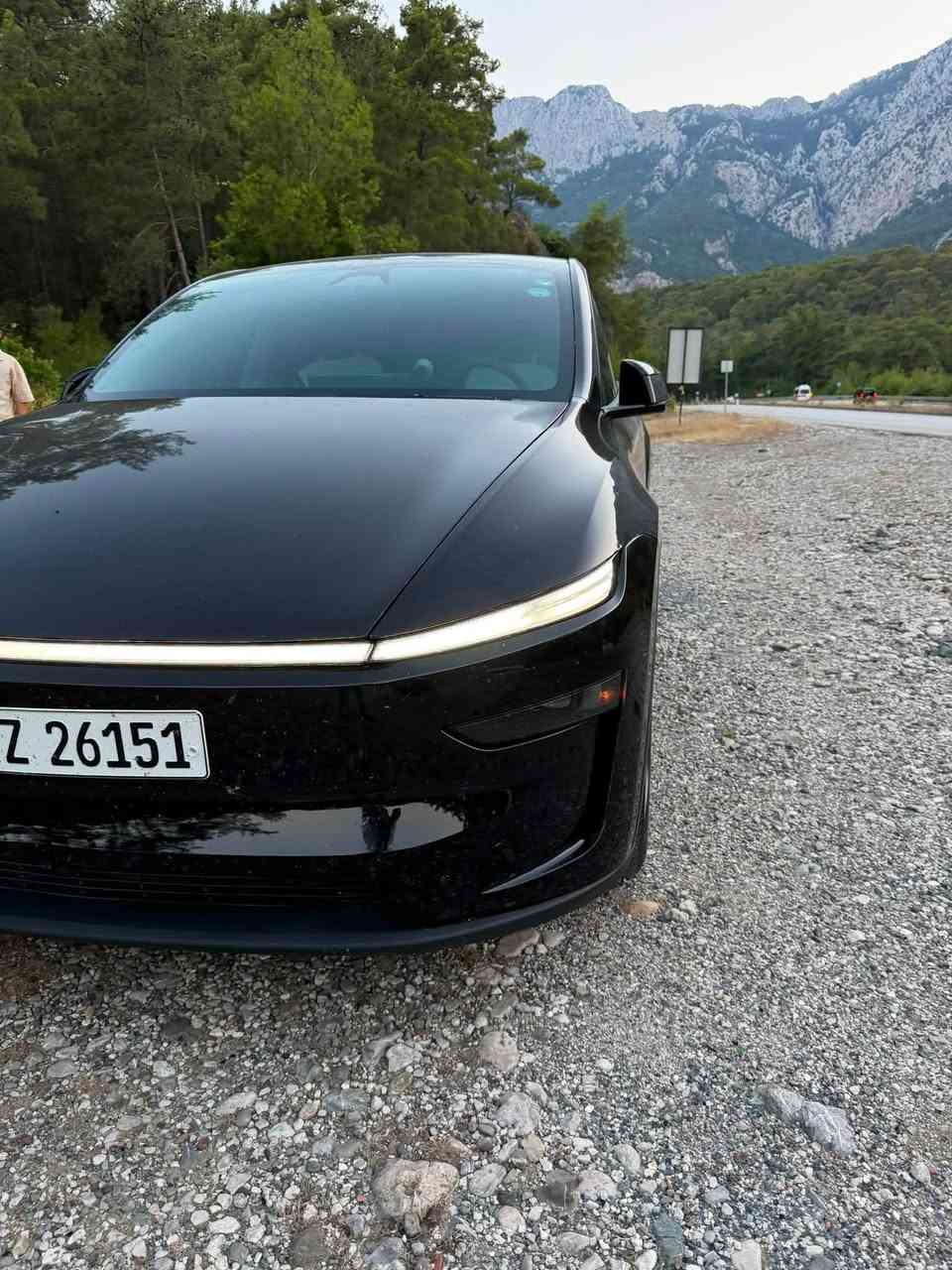 Tesla Model Y موديل 2026
 Long Range AWD 
معروفه المواصفات الدبل سياره كلشي بلادي حته الجام فقط دعاميه تبديل سعر 380$

7SAYGDEE8TA456442

مكان السياره اربيل ***********
صورة الحادث موجوده
