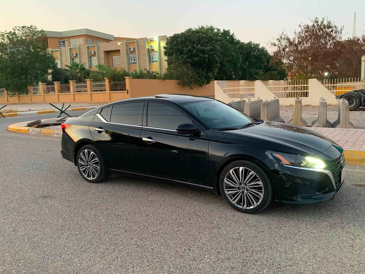Nissan Altima 
2024 SL
 فول مواسفات   پیش و پشت کەپسە لەسەر شەریکەیە ٢٢ هەزار روشتوە
یەک بست جملخ و یەک بست دوسەکەی بویاخە وینەم داناوە 
بی ناوگرتن ارباک شان سەکن و سوکان سیستەمە 
ژمارە کاتیە سی مانگ هەیە بو رەقەم 
 سعر ١٨٣ مەجالیک 
دەعامی بو دەعامی بەشەرت
ناونیشان کلار 
*********** 

نیسان التیما 2024 
موسفات SL 
فول موسفات ماشی ٢٢ الف 
ترقیم شیمالی 
فقد شبر جملخ و شبر دوسە صبخ 
بدون دواخل ارباک ستیرن بردە سیستم بیلاد
رقم شاسی موجودە بانشر
بجم امامی  خلفی کبس  
سعر ١٨٣ بیمجال قلیل 
عنوان قضاء کلار 
***********
