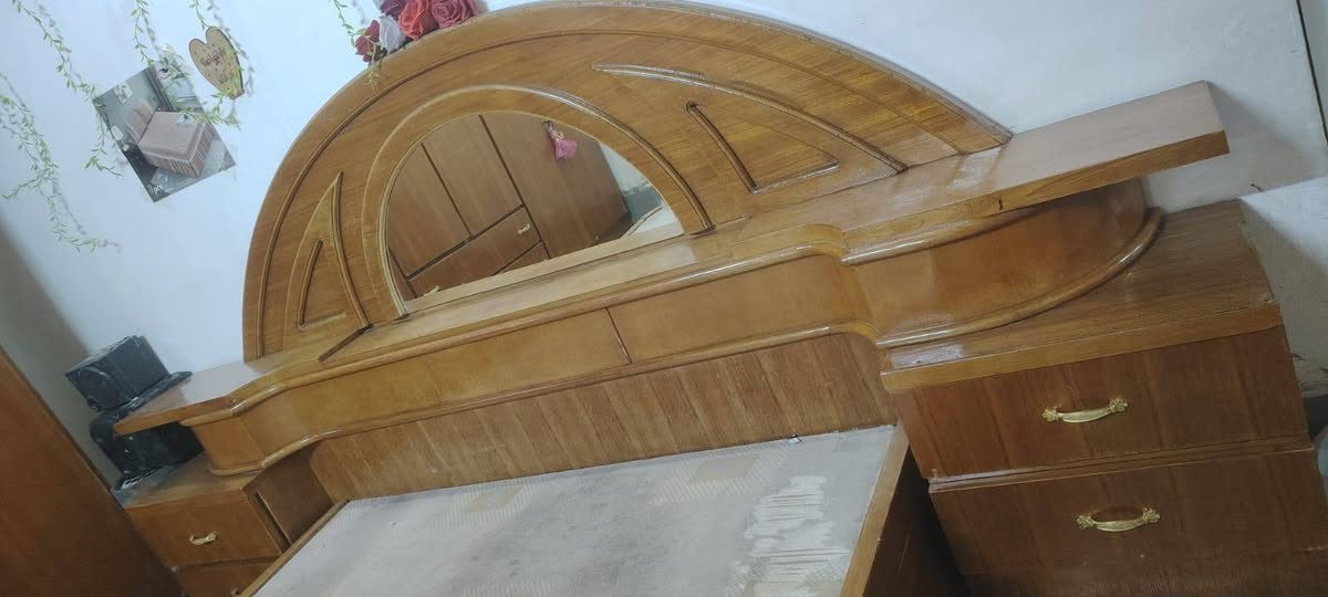 سلام عليكم غرف نوم صاج الاصلي بدون خياس بدون كسر غرفه جاهزه نظيفه جديده جدا مال بيت كلش حلوه نظيفه بالغرفه بدون دوشك تنباع السعر 600 بيها مجال للطيبين مكاني كركوك 
***********
