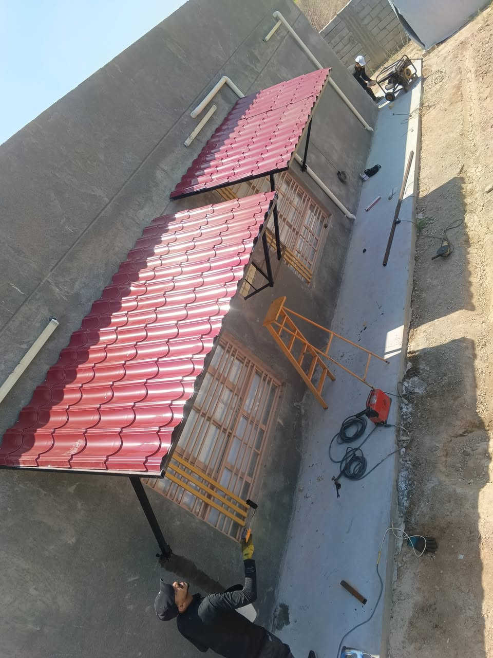 حداد جوال عمل كرفانات سقايف كيسبان ❤️
سقايف سندويج بنل  عمل لدروجه عمل درج طورائ 
بوردكس جبس بورد 
قواطع سندويج قواطع جبس بورد 
ديكورات  وكل مايخص لحداده 

*********** =وتساب 
*********** =وتساب
