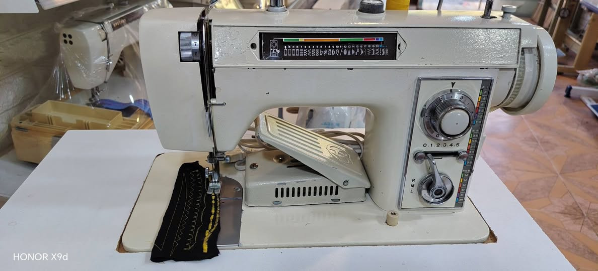 مــەکـیـنـەی بـڕازەر 24 نـەخش دەسـتـی دوو بـەتەخـتـەکەوە
نــــــــــرخـــــــــی 100 هـــەزار
ناونیشا
نـاحـیـەی زەڕایـەن بـەرامـبەر پـردی پـەڕینەوەکە
 تەنیشت مـزگەوتی مـامـۆستا مـحـسـین
ژ.م وەسـتا دارا  ***********
گـــەیــانـدنـمان هــەیــە
