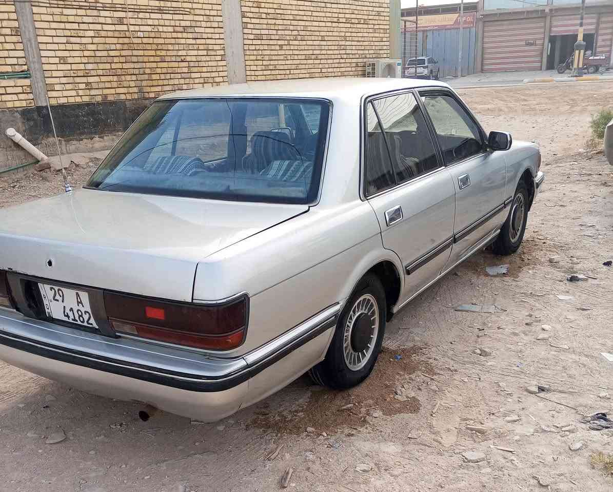 السلام عليكم سيدان موديل(( 1989))مكينه ((2500))مصبوغه عام للجماليه راعيه أبو السنويه ابسوق الشيوخ تاريخ انتهاء السنويه 2030جاهزه تبريد جاهز بس كمبريسر عاطل السعر ((47))وبيه مجال العنوان الناصريه سوق الشيوخ طريق العكيكه قرب مجمع قسام للاستفسار على الرقم (( ***********))
