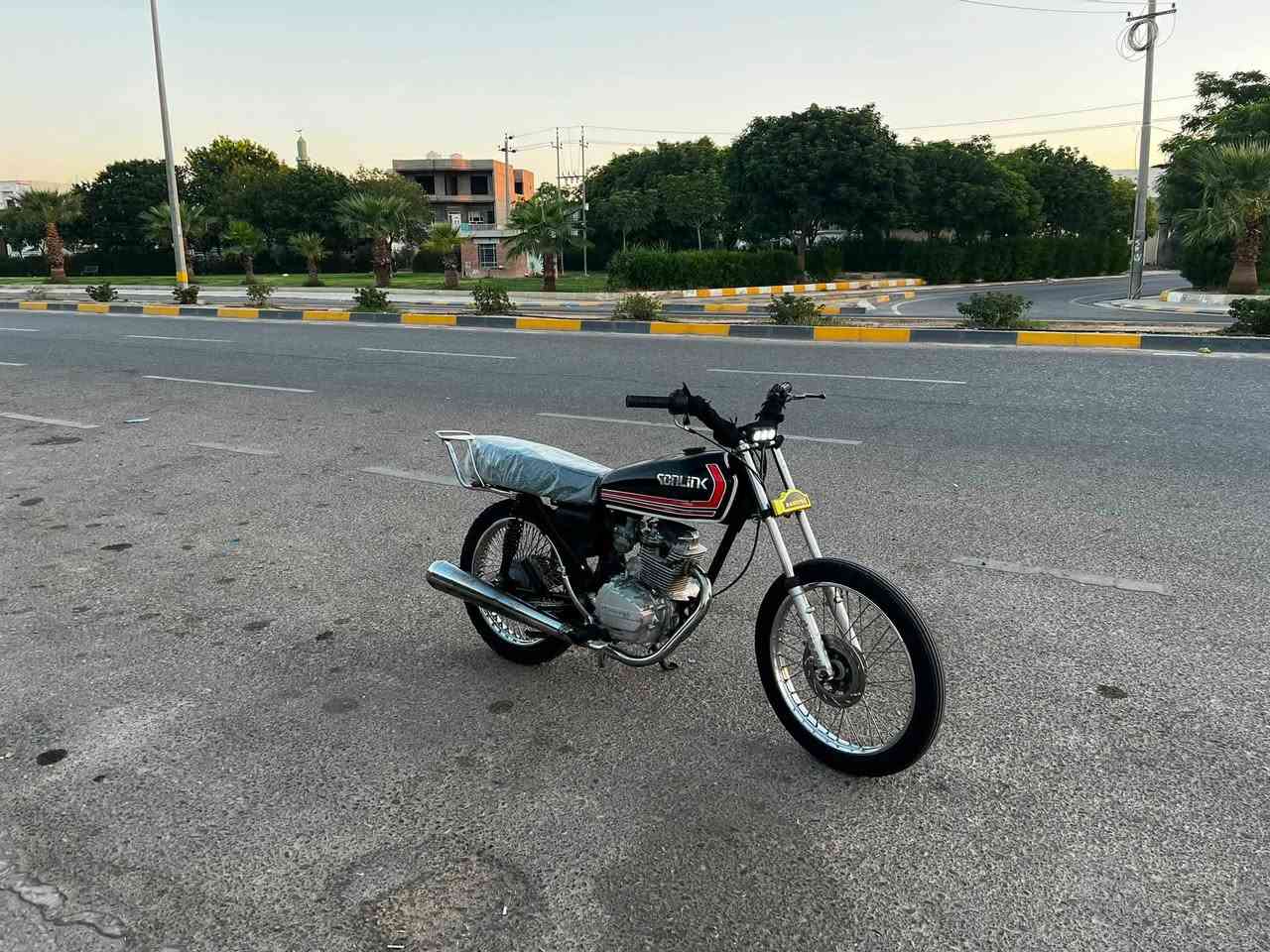 نامی پرۆی 2021 پێنج گێڕ 💯
لەقوەتی خۆی بێزارە ماشاءالله لە قوەتی ئەم ماتۆڕە 
دوو تایەی لۆکک + دەبڵی لۆک + دوو ویلی بیلادی لۆک
مەکینەی زۆر زۆر مەزبوتە چرکەی تیا نییە 
لایتی ئیش ئەکات + ماتۆڕەکە خۆم دروسم کردە زۆر جاهیزە
شوێن ~ کەلار 📍
نرخی ~ 330 هەزار 💸
ژم ~ ***********

