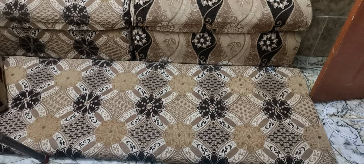 غراض بيت للبيع مكينه خياطه ياباني برذر 260الف والطباخ شغال كله 100والديوان نضيف 100والصوبات ياباني حديد عل نفط نضيفات كلش 100اثنينهن وهذا رقم /***********/
