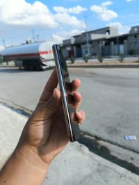 آيفون XS ماكس • ٦٤ جيجا • بطارية ١٠٠٪