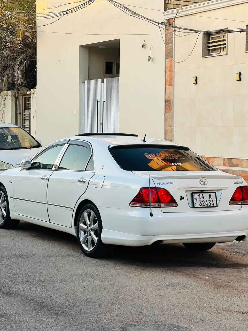 سلام عليكم من رخصت الادمن المحترم 🈲 شاهينه 🇯🇵Toyota Crown 🇯🇵 شاصي(182)) (( لون ابيضّ 🖱️ ))  للبيع 
موديل2004  محدثها2007 🇯🇵❗
رقم(( بصرة إنكليزي)) مشروع وطني باسمي مداور 
سيارة جديده 🇯🇵❗
       تحوير فوك وجوه بيت مديد
قرار48
❗❗ (( المواصفات )) 
1- 3 دكم 🈲 🇯🇵
2- فتحة سلايد روف 3 وضعيات 🈲
3- دواخل بيجي مطعم بصاج🈲  🈲
 5- لحايه يابان  🈲
6- لايت 5 قطع عدسه متحركه❗
7- سيدي عارض 6 اقراص + خزن ذاتي 🈲 باتري جديد🈲
ارايل امامي وخلفي 
سياره كفاله عامه
سياره جاهزه منّ كلشي 
العنوان النجف الأشرف حي المكرمه
رقم ***********

نص مكتوب في الصور:
- @26rz_